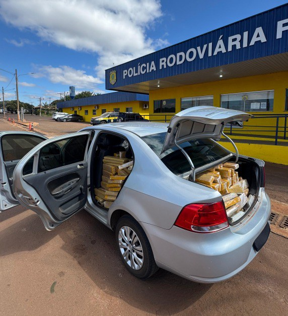 LOTADO ATÉ A TAMPA - PRF apreende 668 kg de maconha em Dourados (MS)
